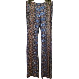Pretty print pallazo pants. Size Medium